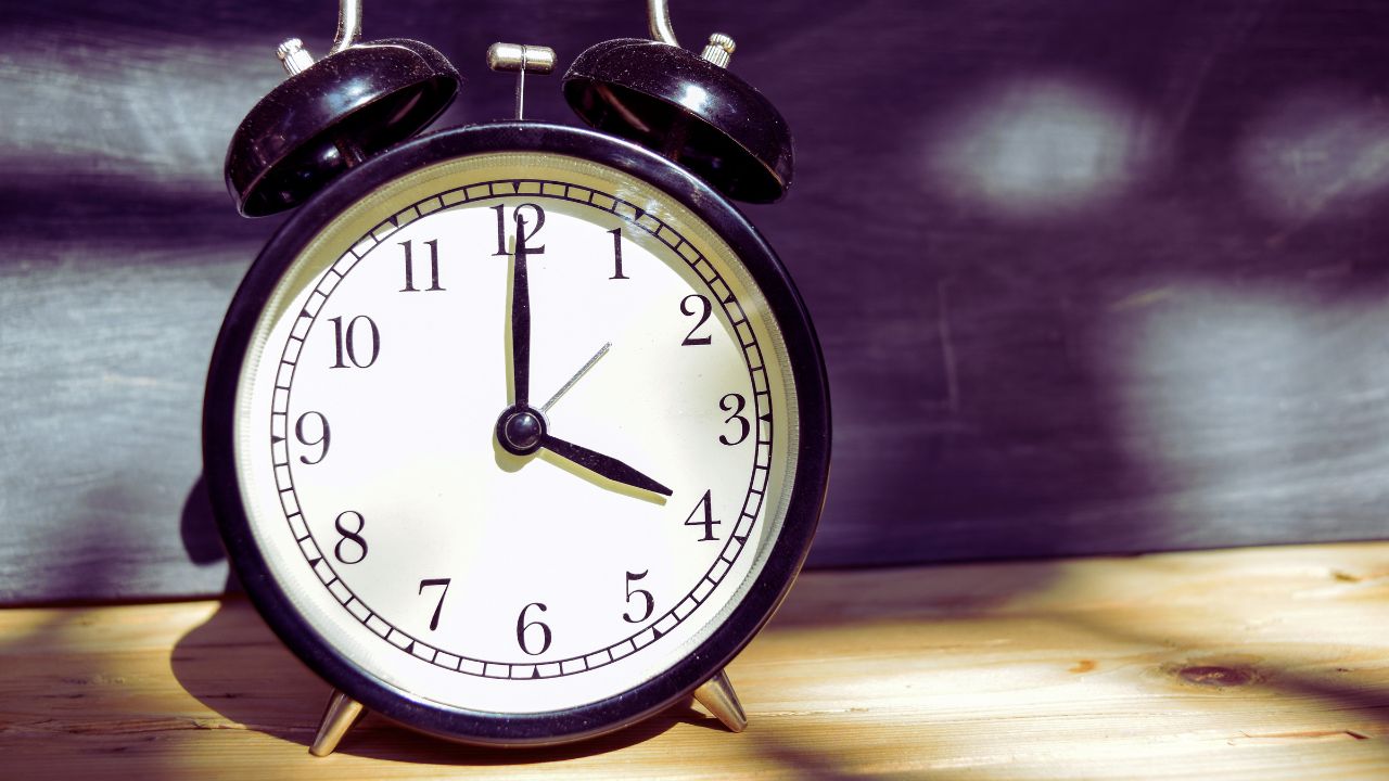 Why Do I Wake Up At 4am? 7 Spiritual Reasons This Happens